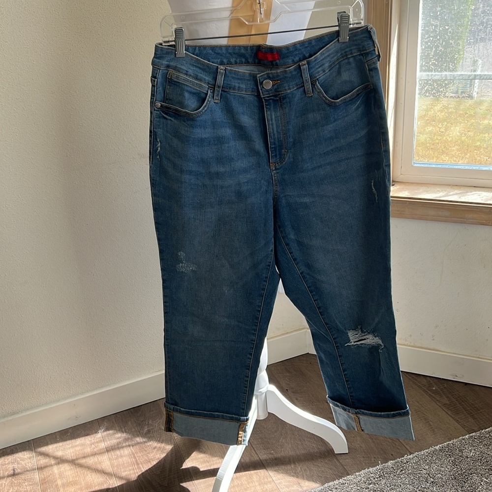 Jennifer Lopez Blue Ankle Cropped Jeans with Distressed Details
